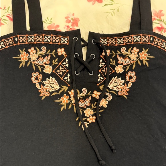 American Eagle Outfitters Black Tank with Embroidery - Picture 2 of 3